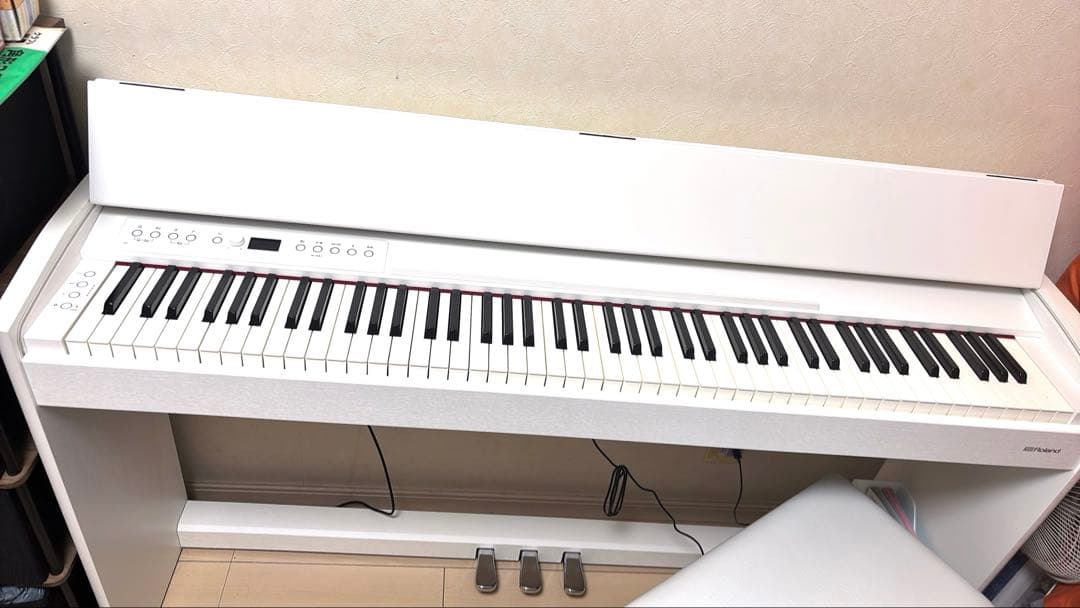 【美品】Roland F701WH 電子ピアノ