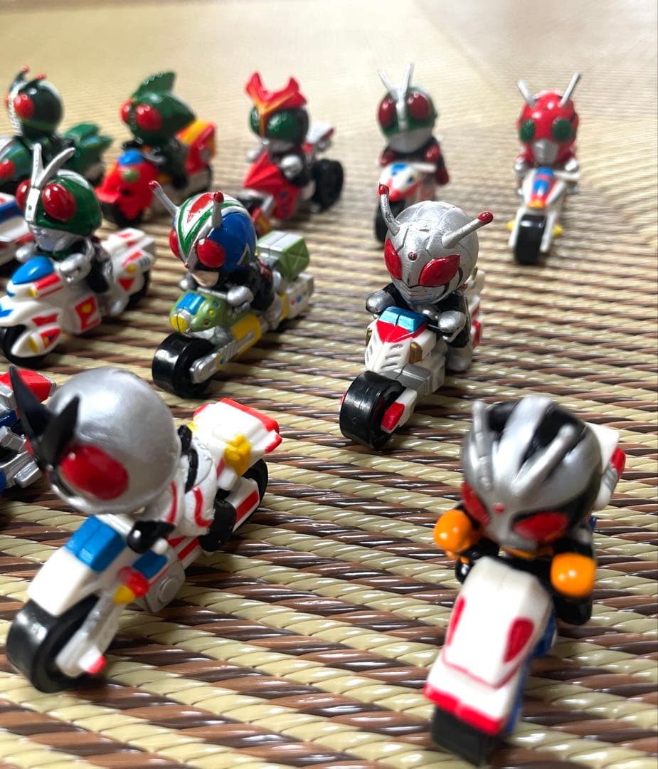 仮面ライダー バイクミニフィギュア16体セット ライドロン付き