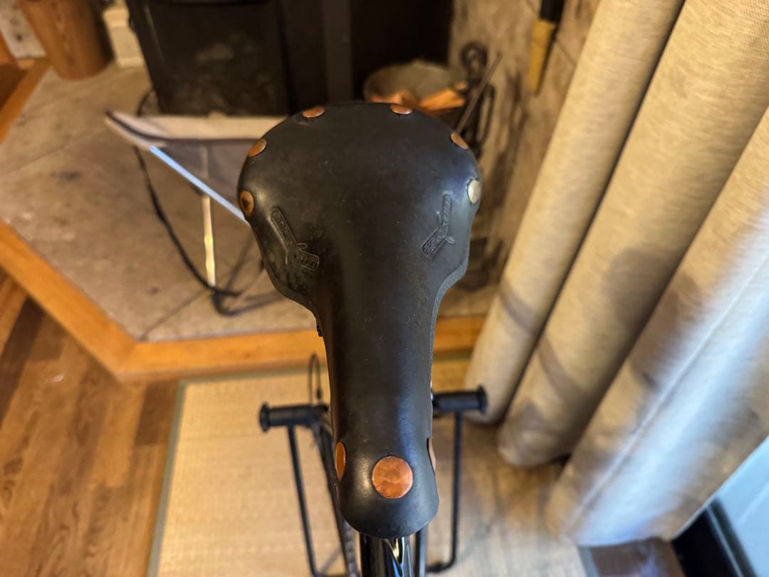 BROOKS レザーサドル Swift？黒