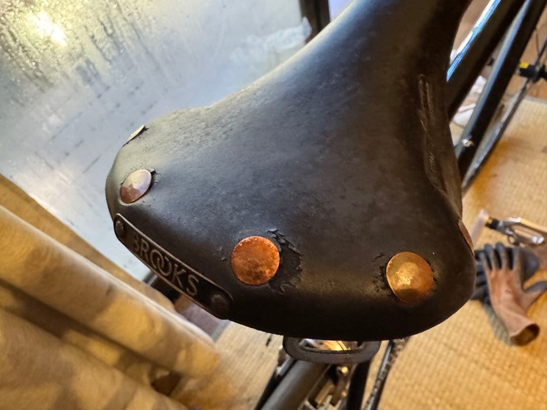 BROOKS レザーサドル Swift？黒
