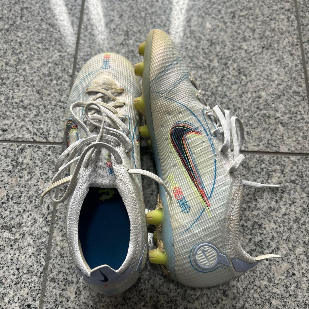 Nike スパイクシューズ ホワイト