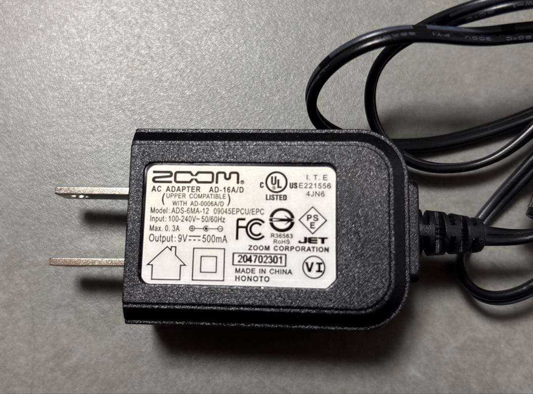 ZOOM G1X FOUR マルチエフェクター 純正ACアダプタ付き