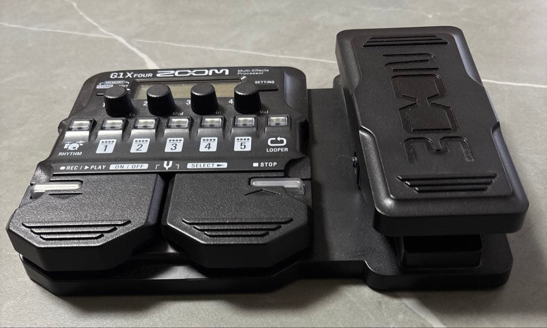 ZOOM G1X FOUR マルチエフェクター 純正ACアダプタ付き