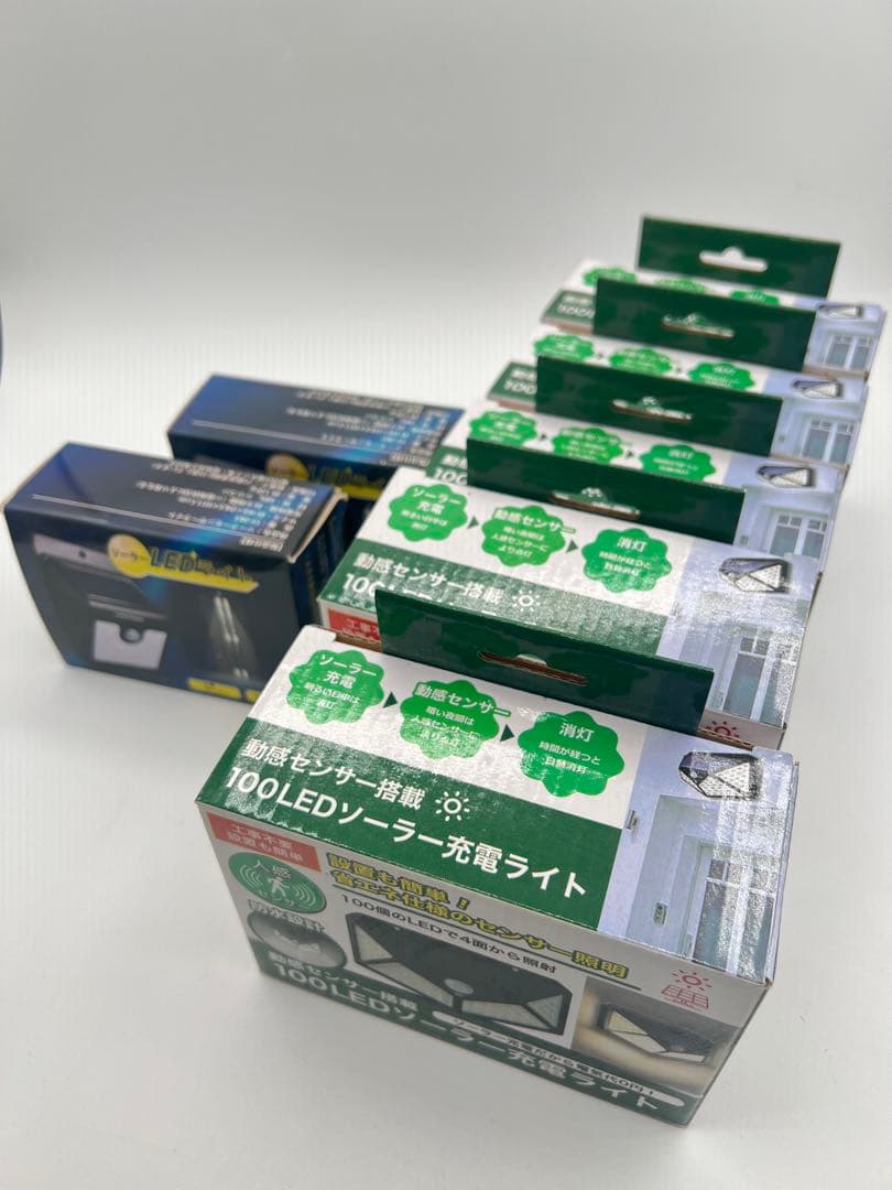 【動感センサー搭載LEDライト】ソーラー充電ライト新品未使用　7点セット