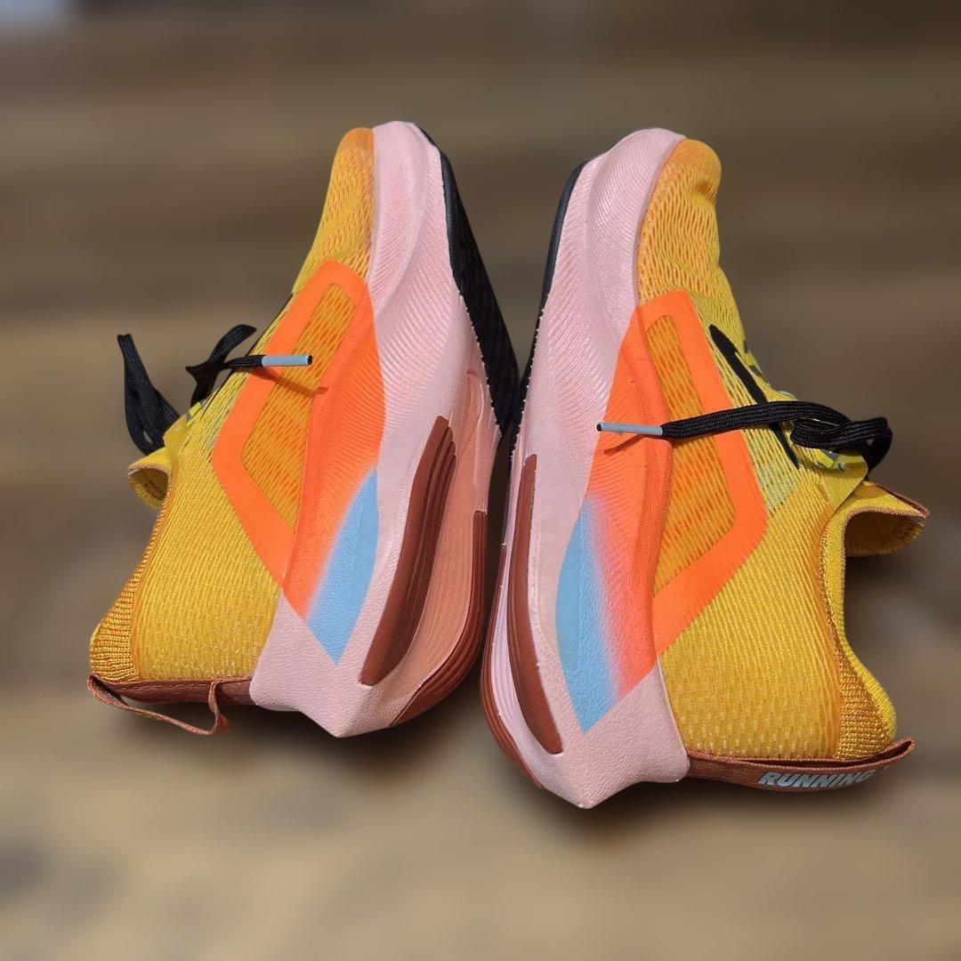 ● 美品　Nike Zoom Fly 4ナイキ　ズームフライ　ランニングシューズ