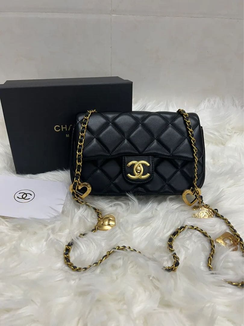 CHANEL CC ロゴブラック キルティングショルダーバック　ノベルティ
