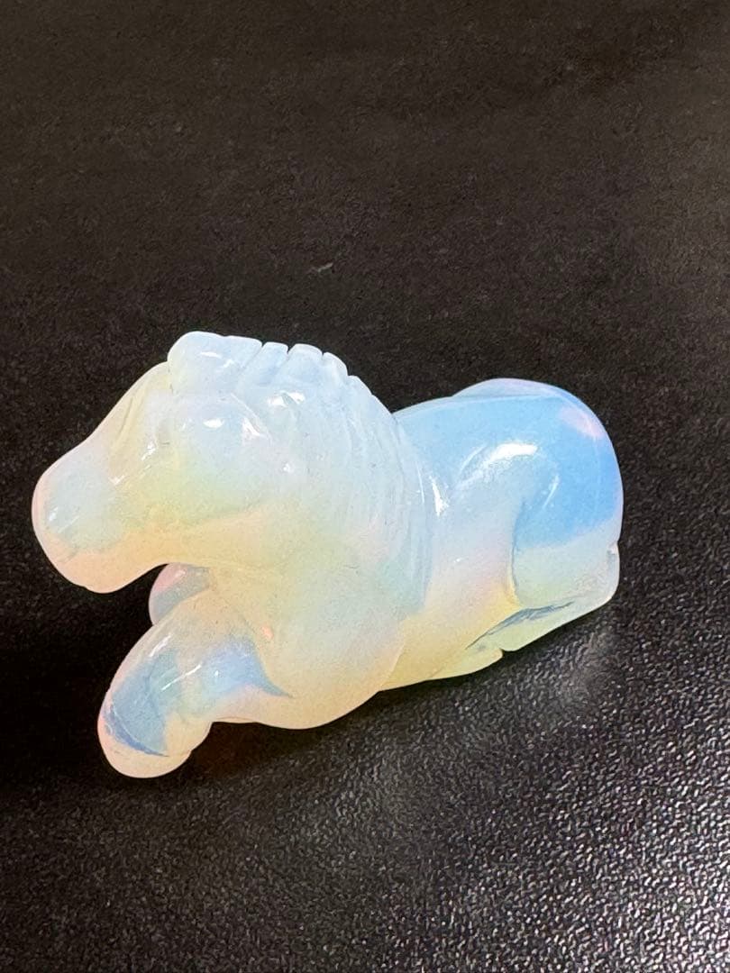 オパライト(人工石)の馬の置物