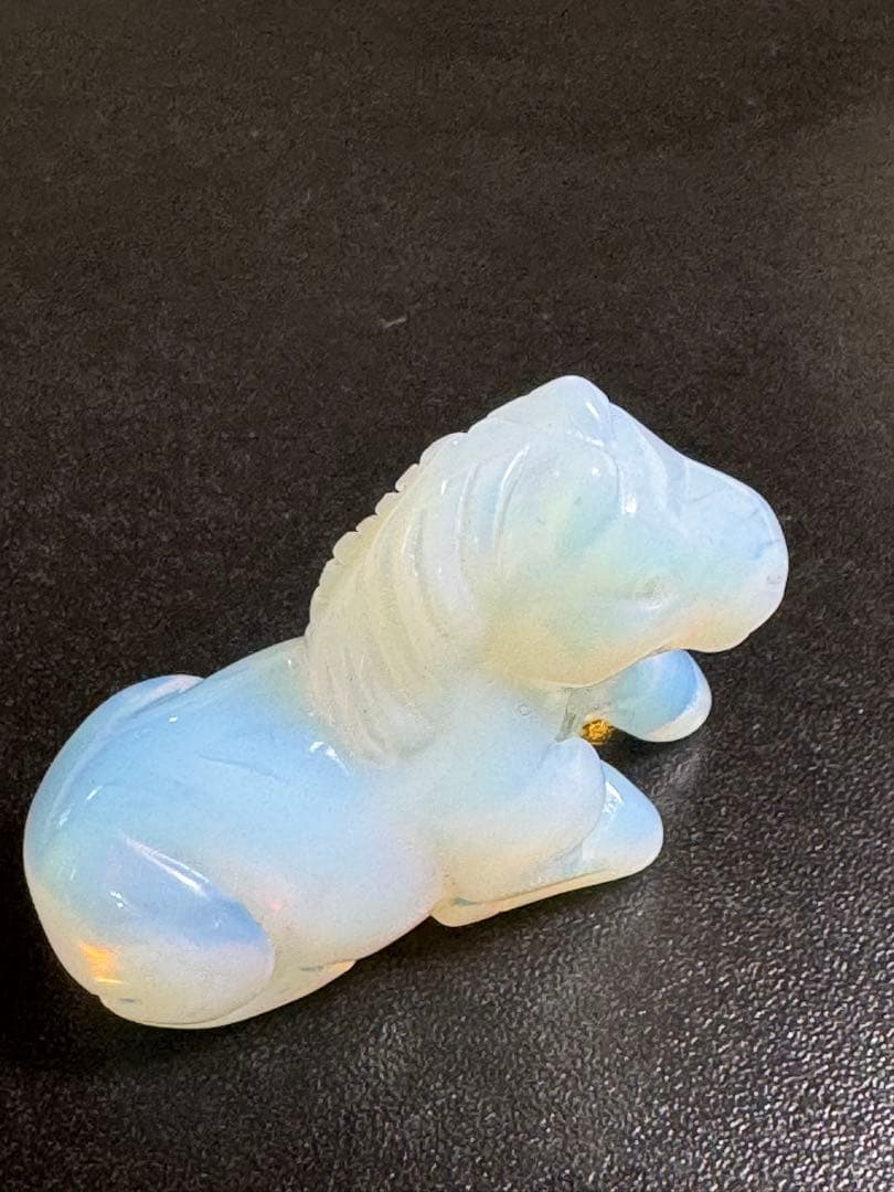 オパライト(人工石)の馬の置物