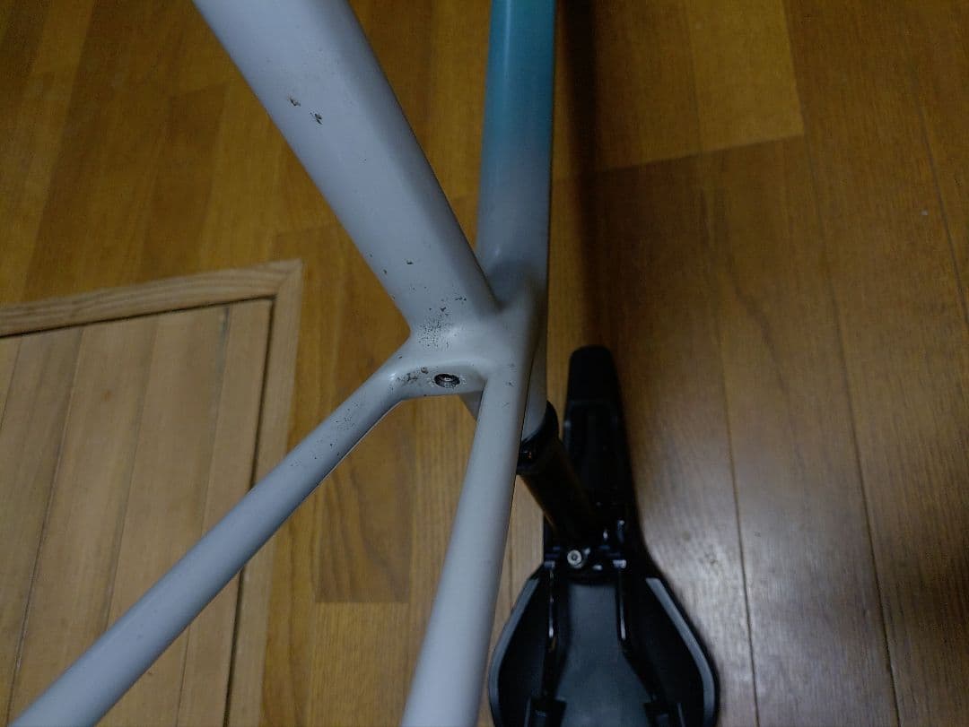 明日21:00まで専用です。 購入お控え下さい。Road lite CF8