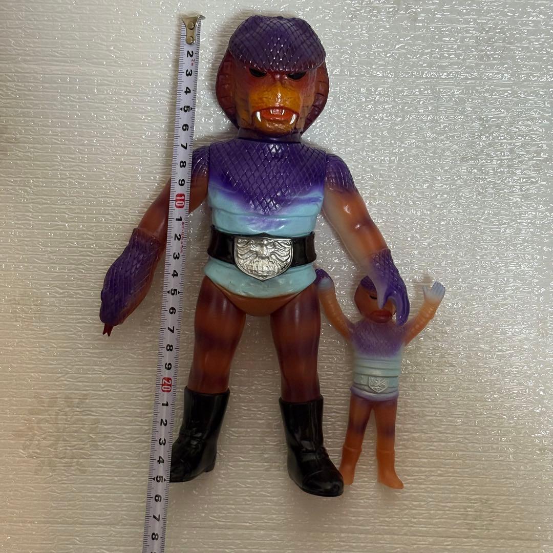 東映レトロソフビコレクション　コブラ男（新色蓄光）+ミニソフビ
