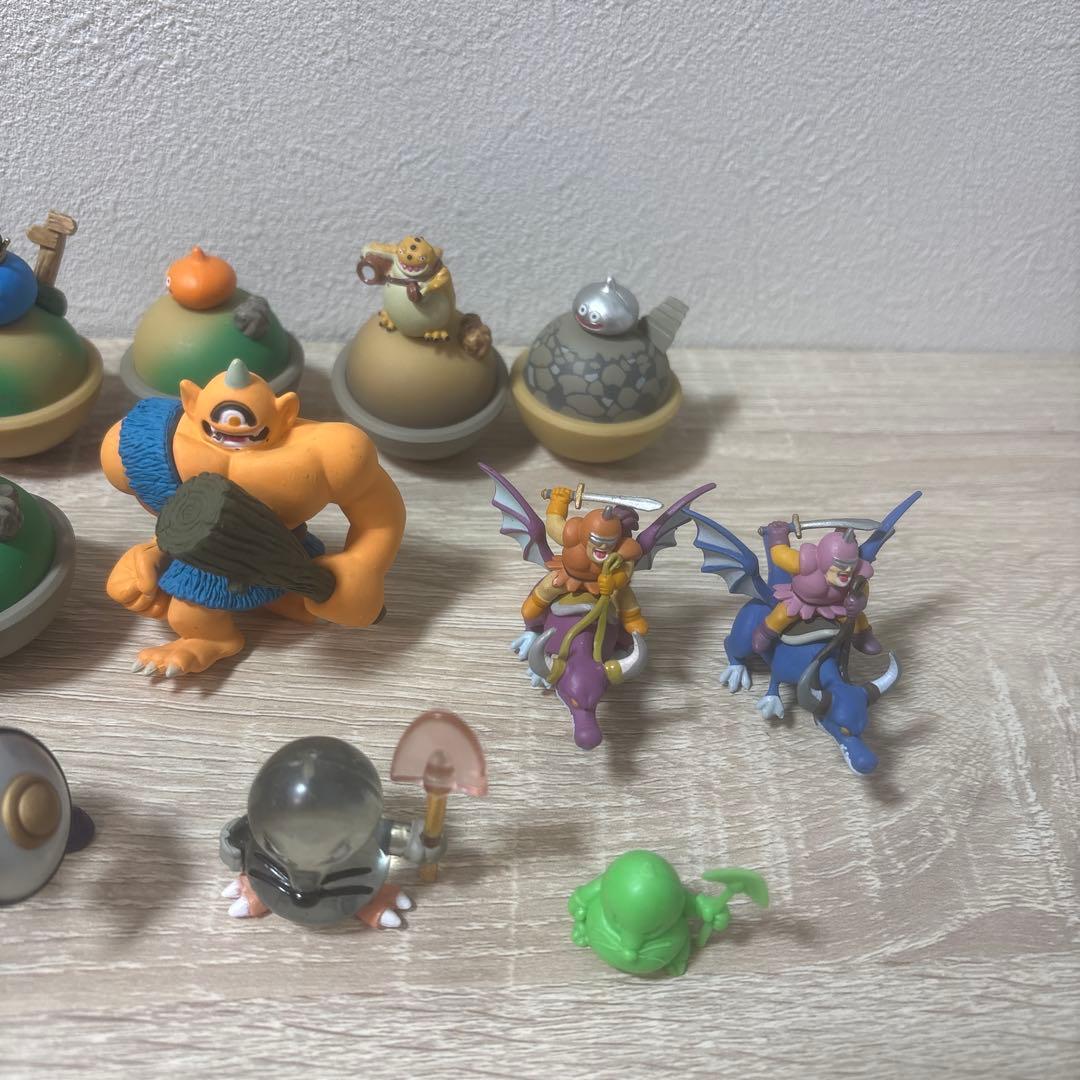 ドラゴンクエスト　ゆらゆらマスコット　フィギュア