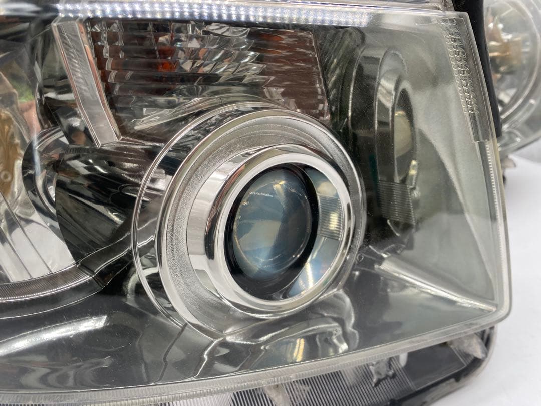70系 ヴォクシー 純正 HID ヘッドライト 左右 バラスト付 点灯確認済み