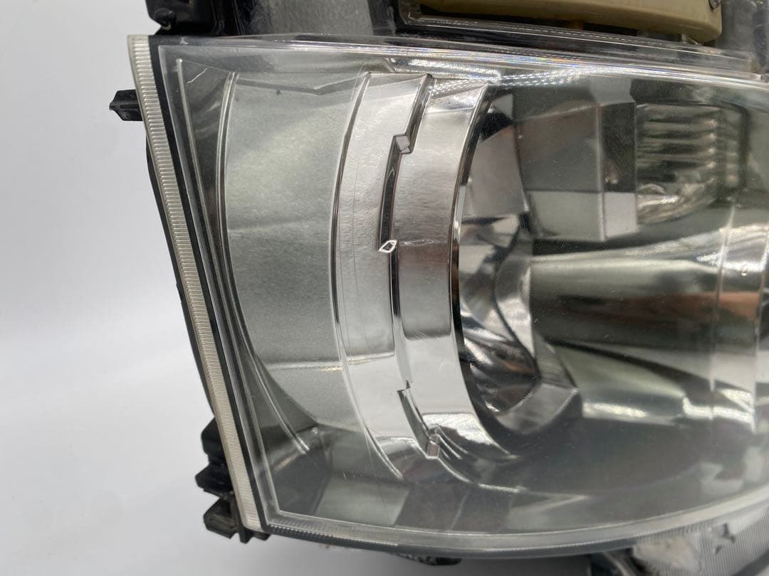 70系 ヴォクシー 純正 HID ヘッドライト 左右 バラスト付 点灯確認済み