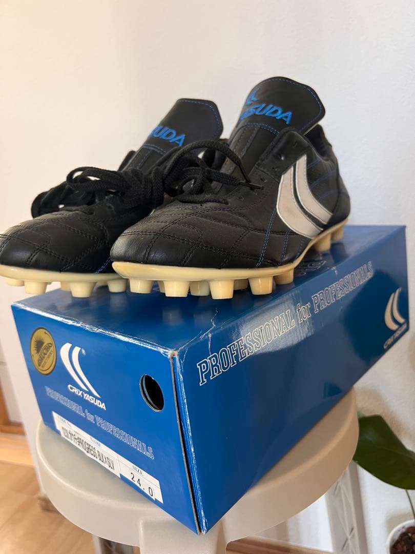新品 未使用 箱付き クリックスヤスダ　crix yasuda サッカースパイク