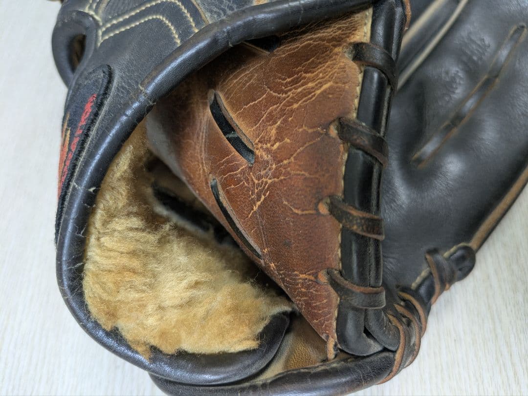 グローブ 右投げ用　ZETT ブラック　巨人石毛博史投手使用