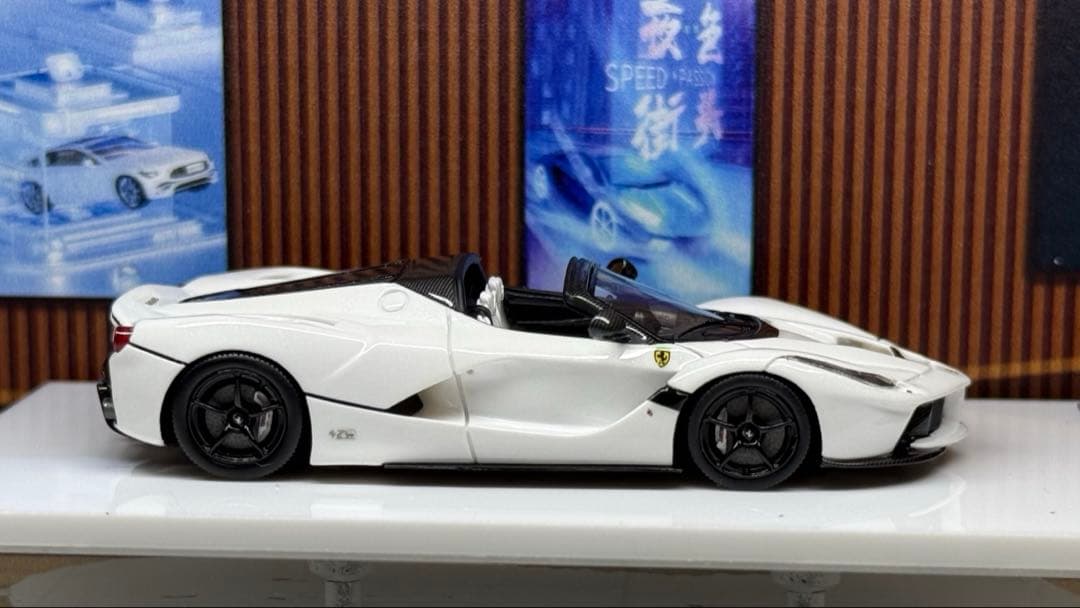 DMH 1/64 ラフェラーリ アペルタ