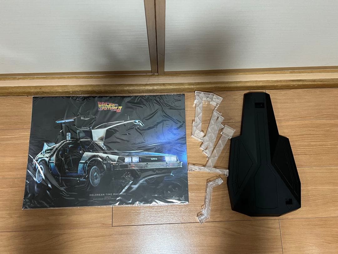 ホットトイズ バックトゥザフューチャーPART2 1/6 デロリアン