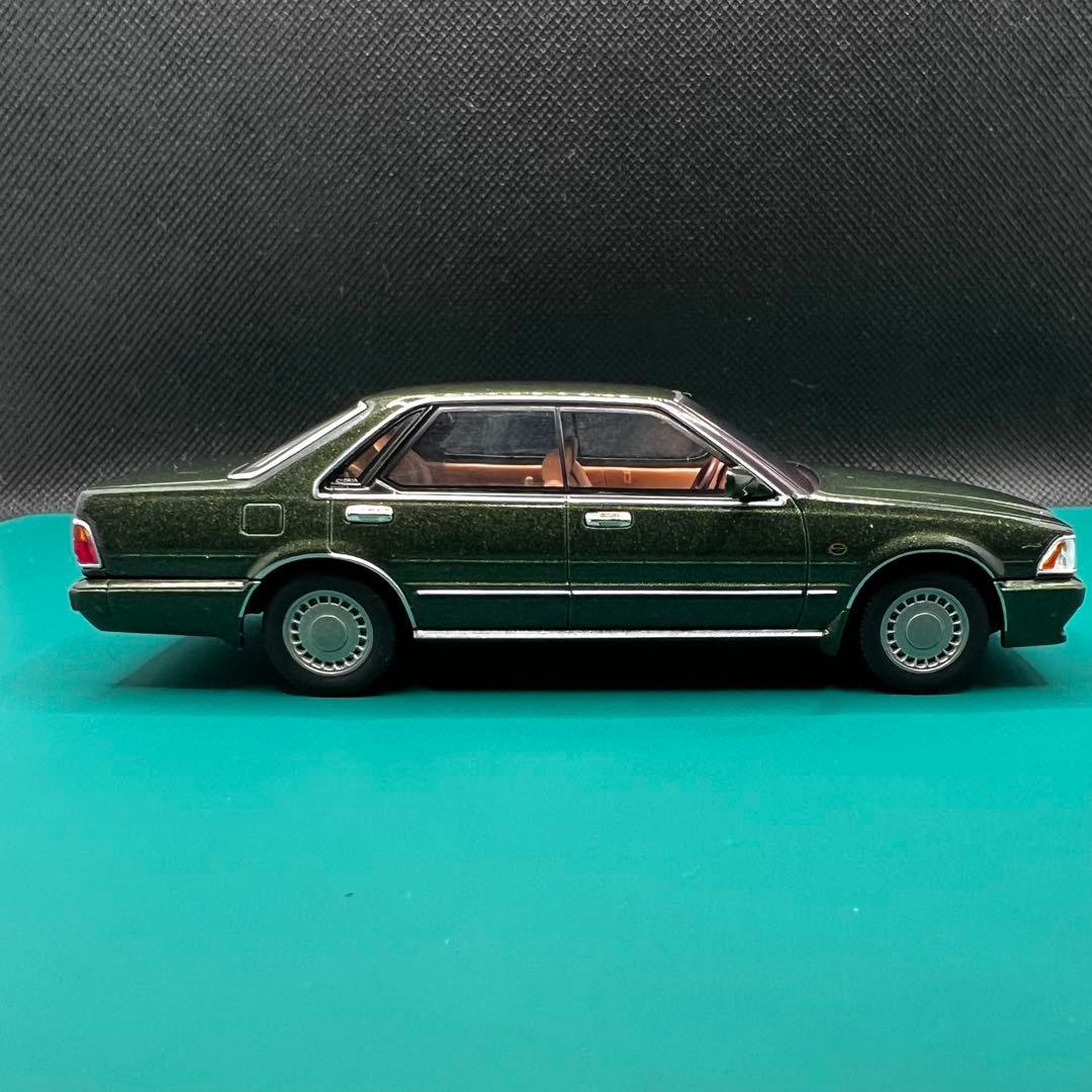 グロリア1988 トミカリミテッドヴィンテージ ネオ43 LV-N43 23a