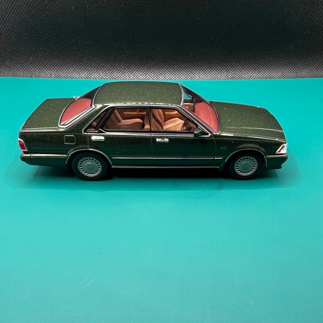 グロリア1988 トミカリミテッドヴィンテージ ネオ43 LV-N43 23a