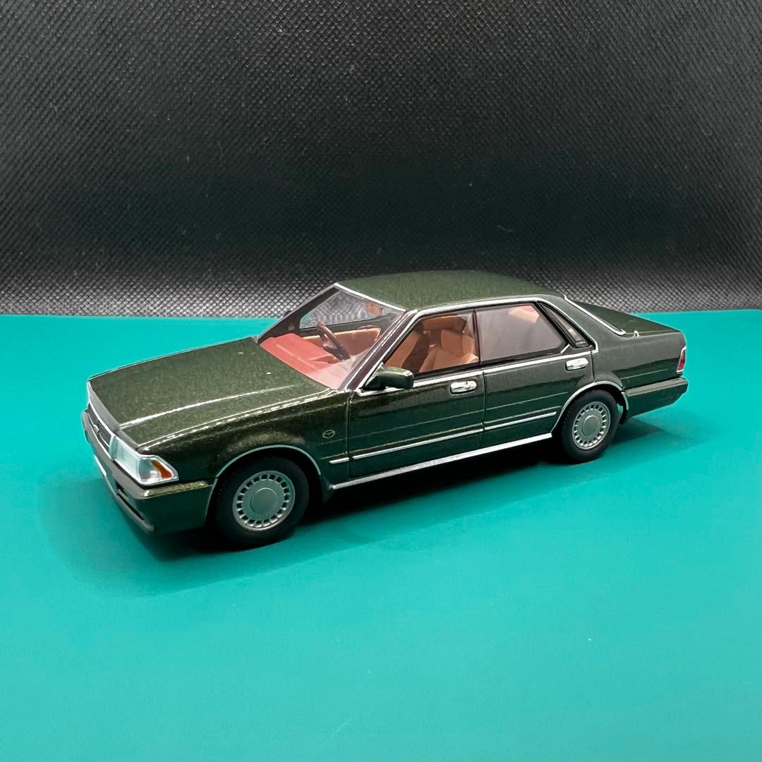 グロリア1988 トミカリミテッドヴィンテージ ネオ43 LV-N43 23a