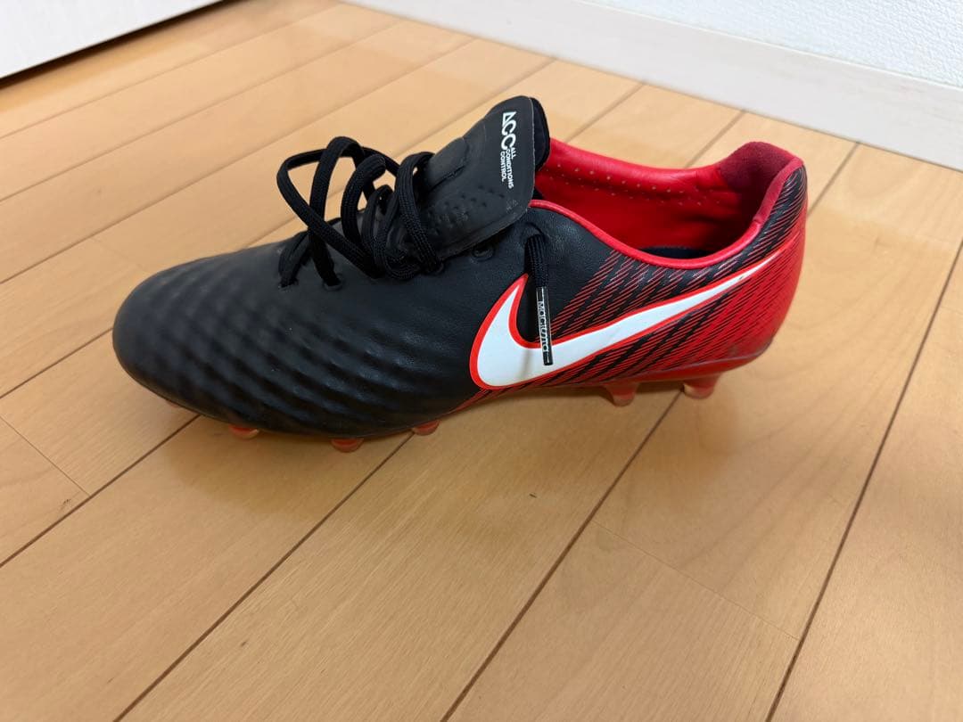 Nike MAGISTAサッカーシューズ ブラック/レッド　[値下げ]できます‼️