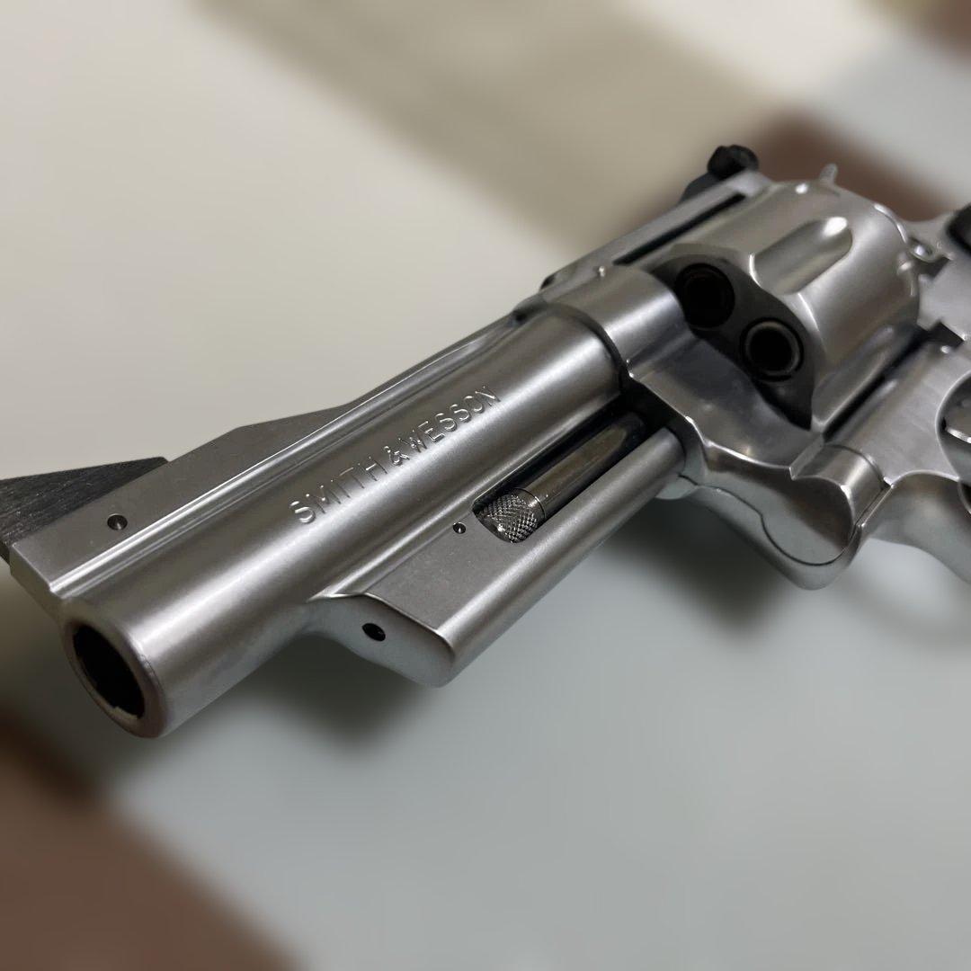Smith & Wesson シルバーガスリボルバー（プラスチック製日本製）2