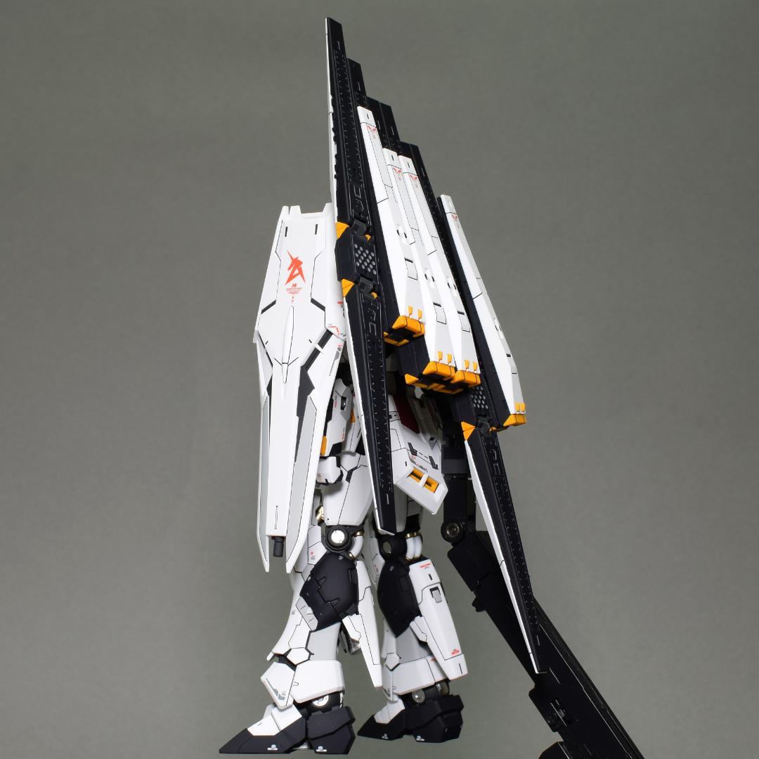 塗装済み完成品 RGニューガンダム