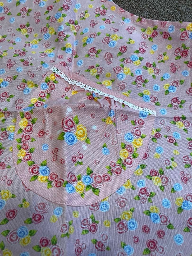 希少 美品 平成レトロ サンリオ ハローキティ 薔薇 エプロン 2001年