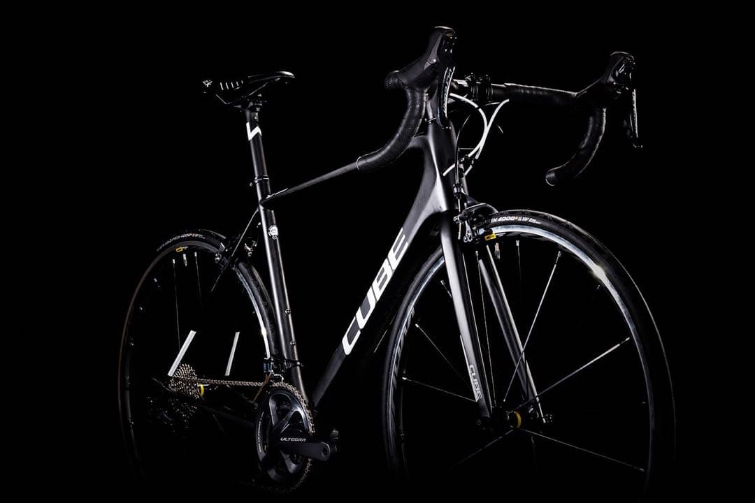 傷あり特価　CUBE LITENING C62 58サイズ　フレームセット