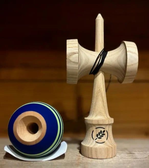 スポーツトイ・アクショントイ Cereal kendama Navy Lime Trinity Shape