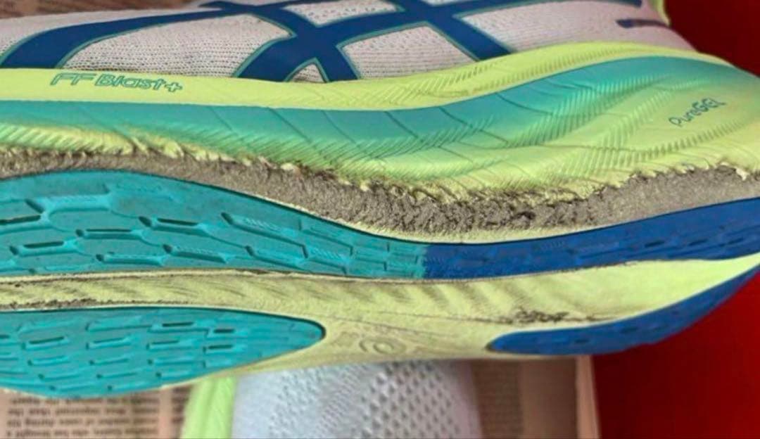 ⑥ asics　アシックス　GEL-NIMBUS 26　ランニングシューズ
