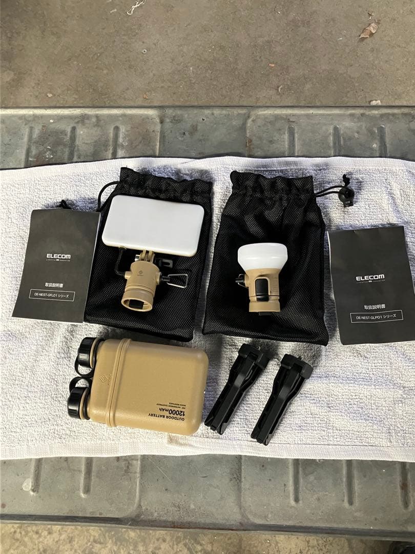 保管極美 elecom nestout 12000mAh ランプ　フラッシュ