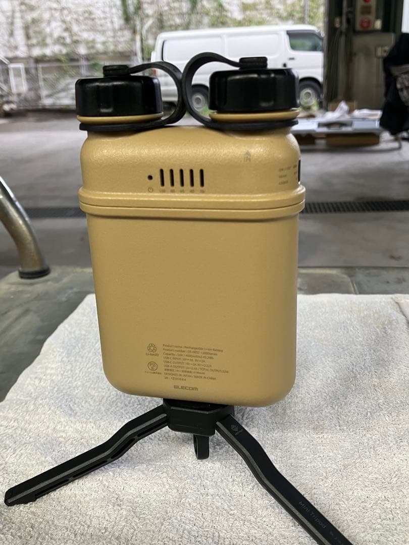 保管極美 elecom nestout 12000mAh ランプ　フラッシュ