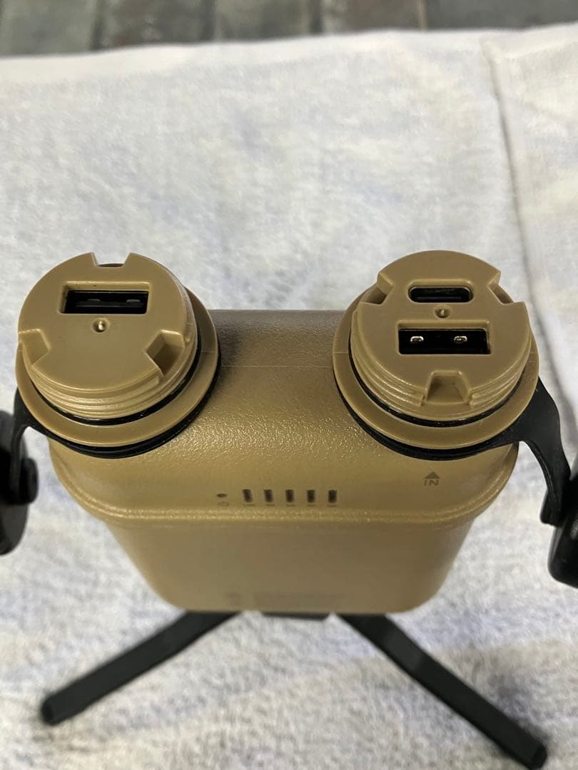 保管極美 elecom nestout 12000mAh ランプ　フラッシュ