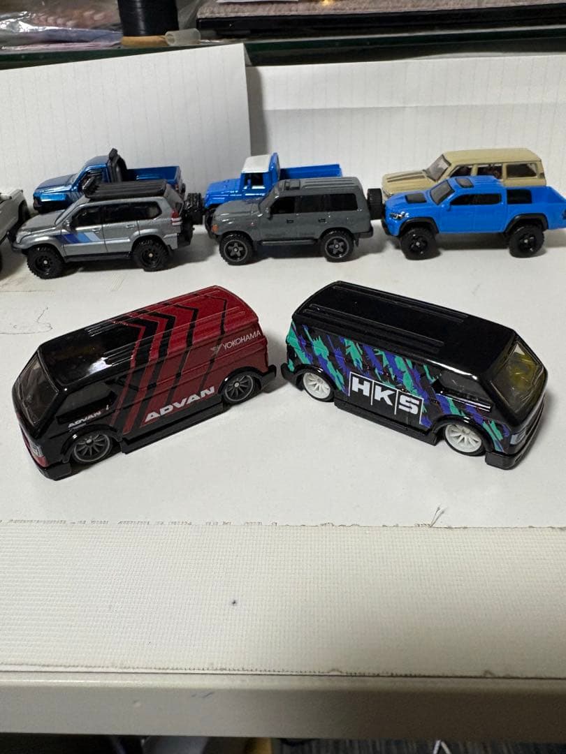 ホットウィールミニカー　トヨタ 4x4+バン　9台セット品&おまけ 新型ランクル