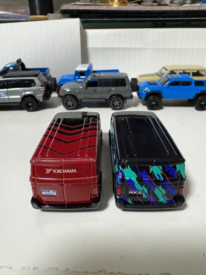 ホットウィールミニカー　トヨタ 4x4+バン　9台セット品&おまけ 新型ランクル