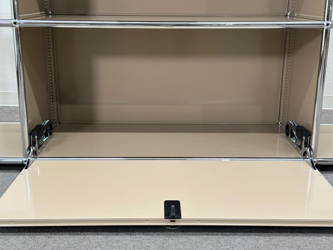 正規品ほぼ未使用品■USMハラー■キャビネットシェルフ　3列2段　ベージュ　鍵無