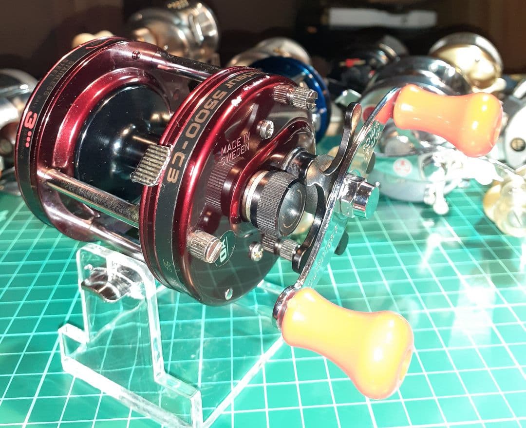 アブガルシア アンバサダー５５００-C３ アウトフィッターズパワーハンドル付き
