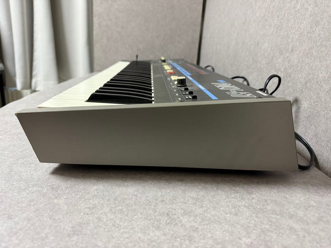 アナログシンセサイザー KORG コルグ POLY-61 ハードケース付き