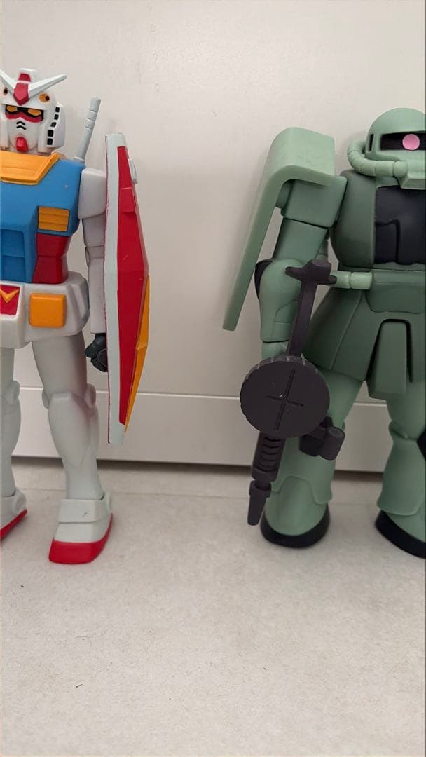 ソフビスーツガンダム&ザクⅡ