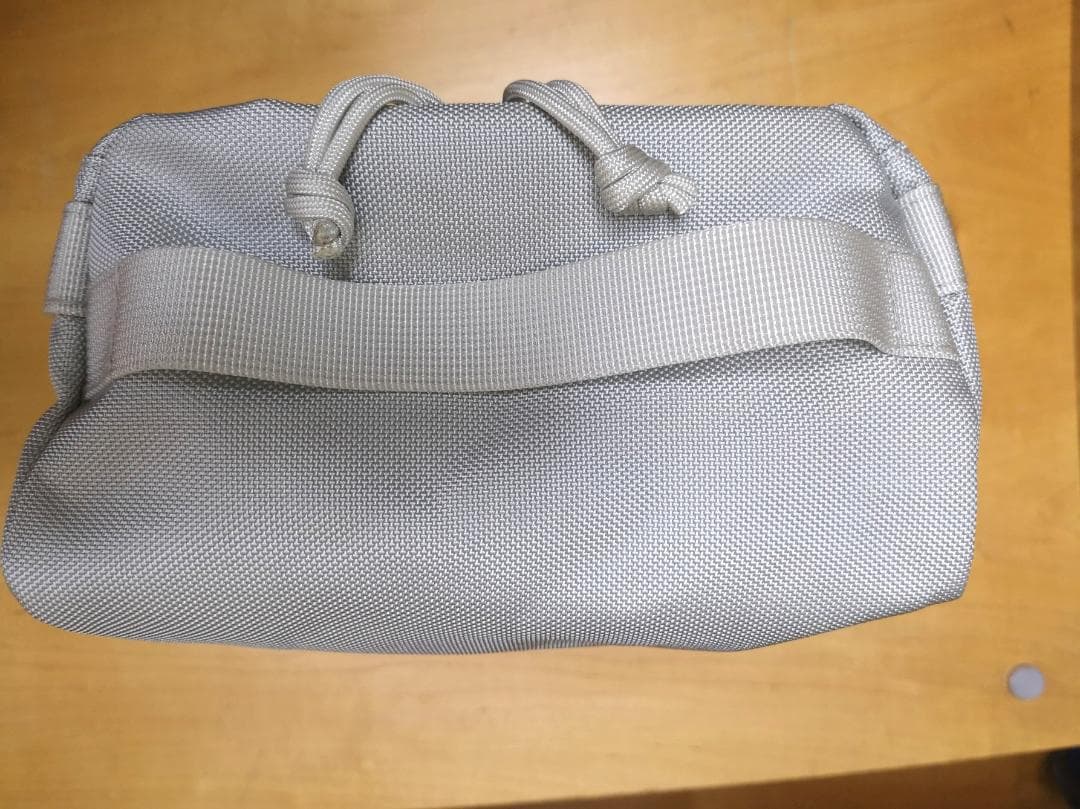 未使用保管品 BRIEFINGのシューズケース(シルバー)