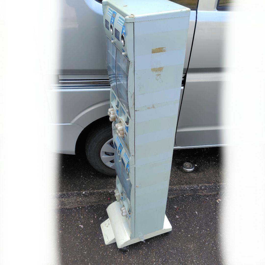 バンダイ　カードダス本体　4面タイプ 未改造品　鍵2つ付き　自動販売機