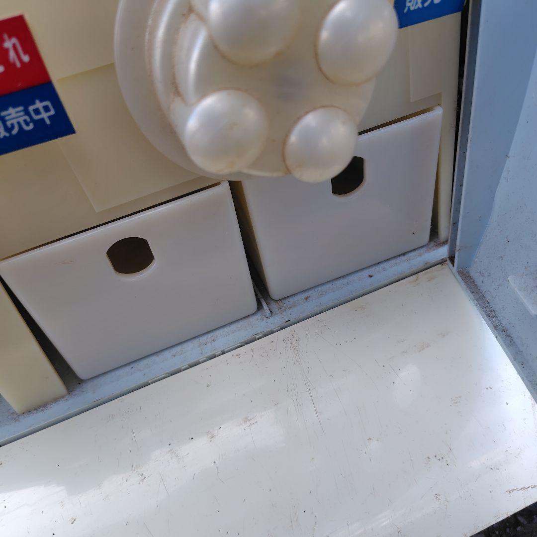 バンダイ　カードダス本体　4面タイプ 未改造品　鍵2つ付き　自動販売機
