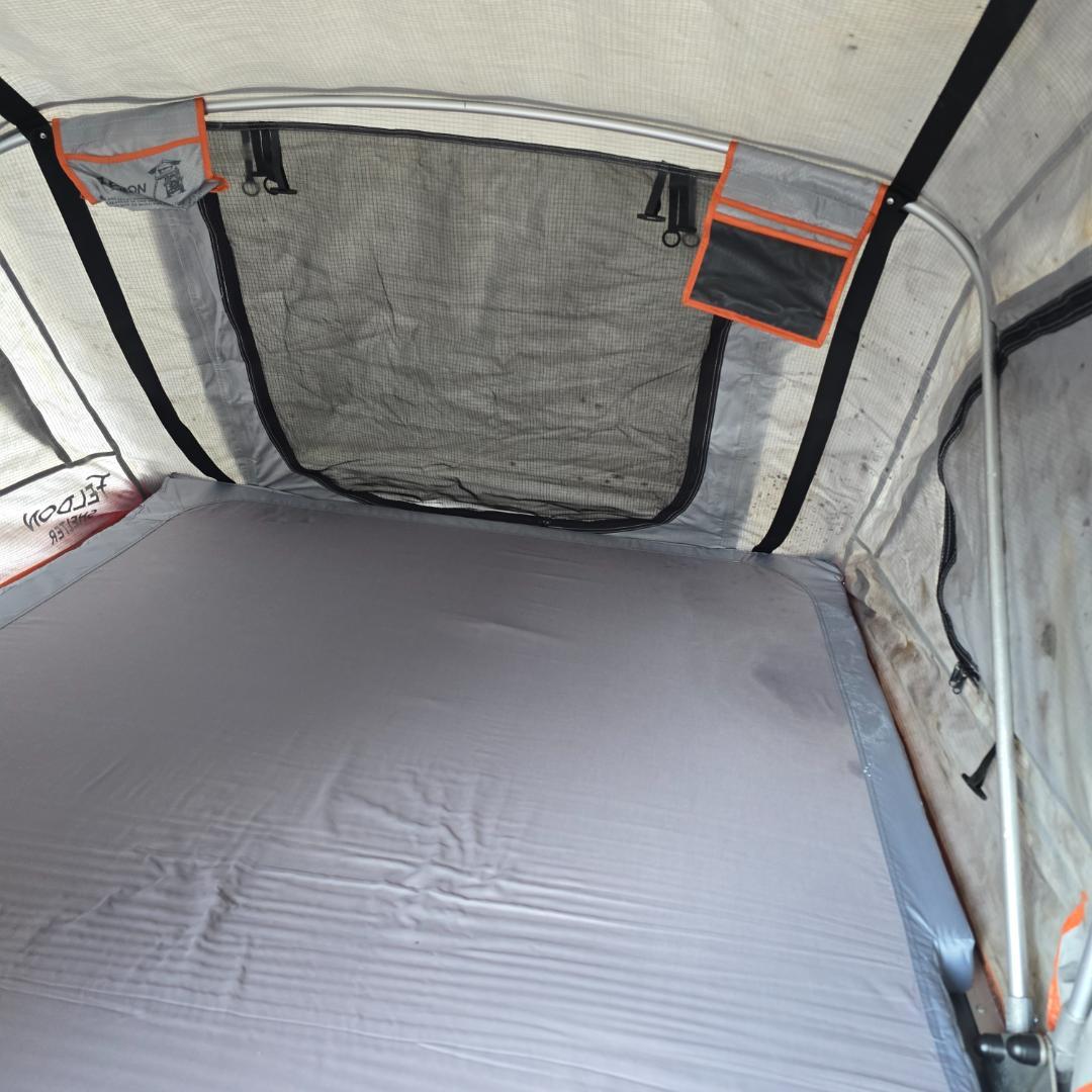 福岡引取限定　FELDON SHELTER 車用ルーフトップテント ルーフテント