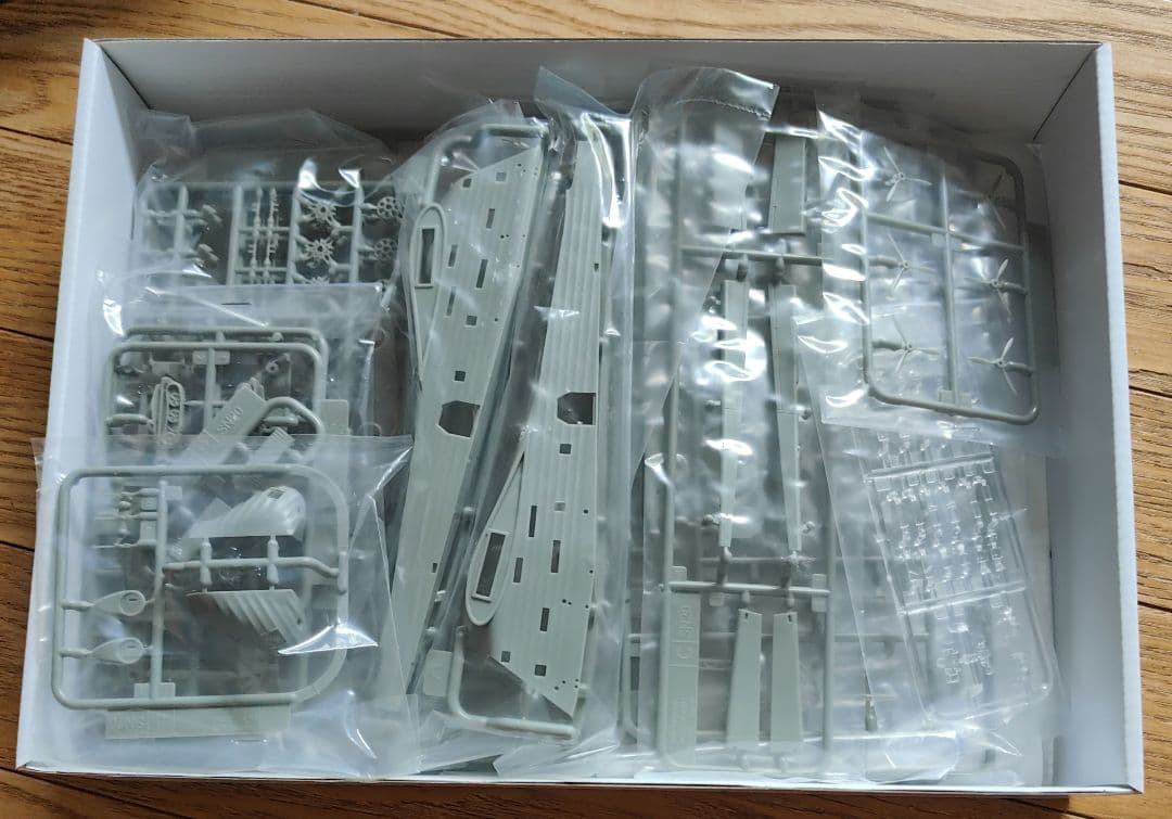 グレートウォールホビー 1/144 ドイツ空軍輸送機 Me323E-2 ギガント