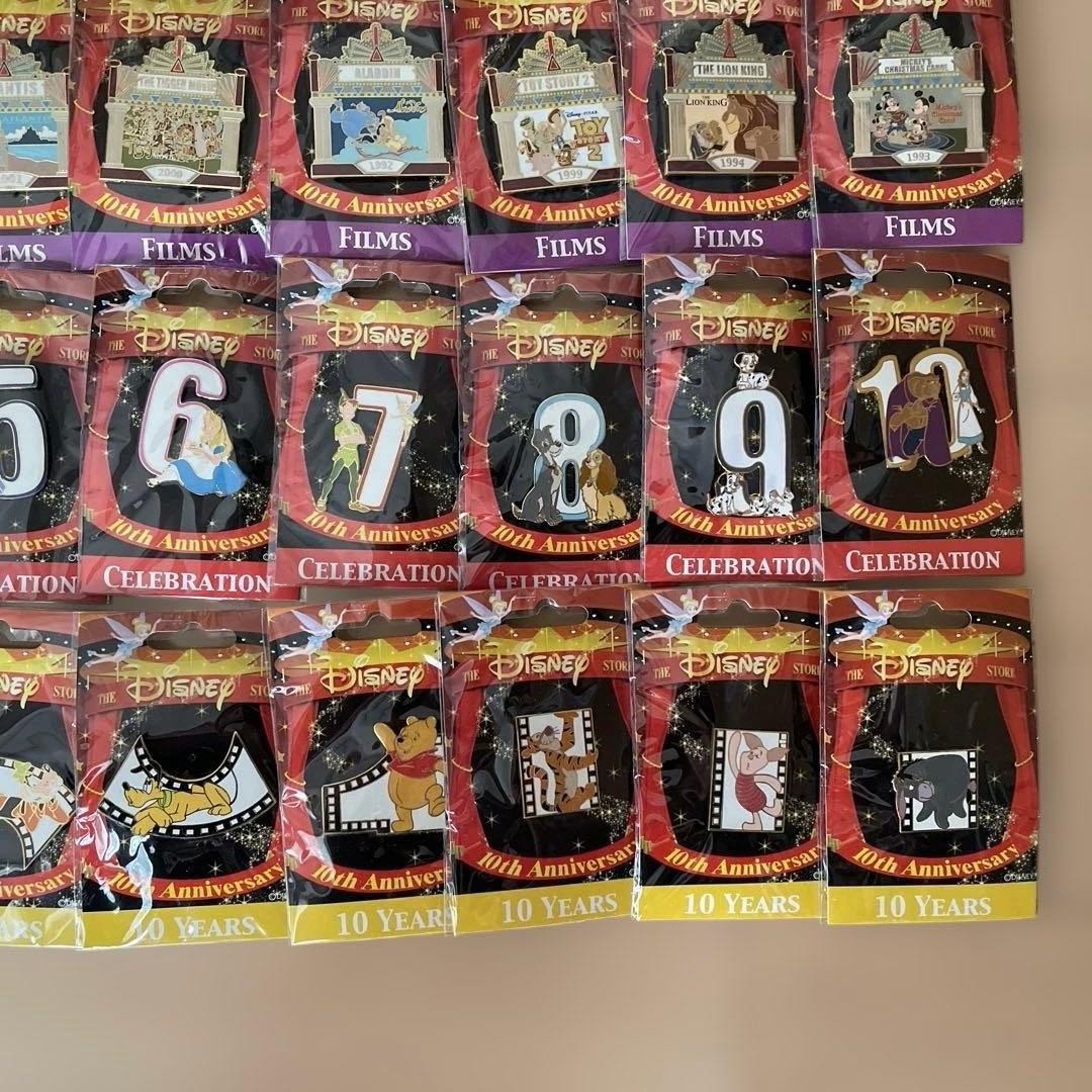 ディズニーストア　10周年　ピンバッジ　セット