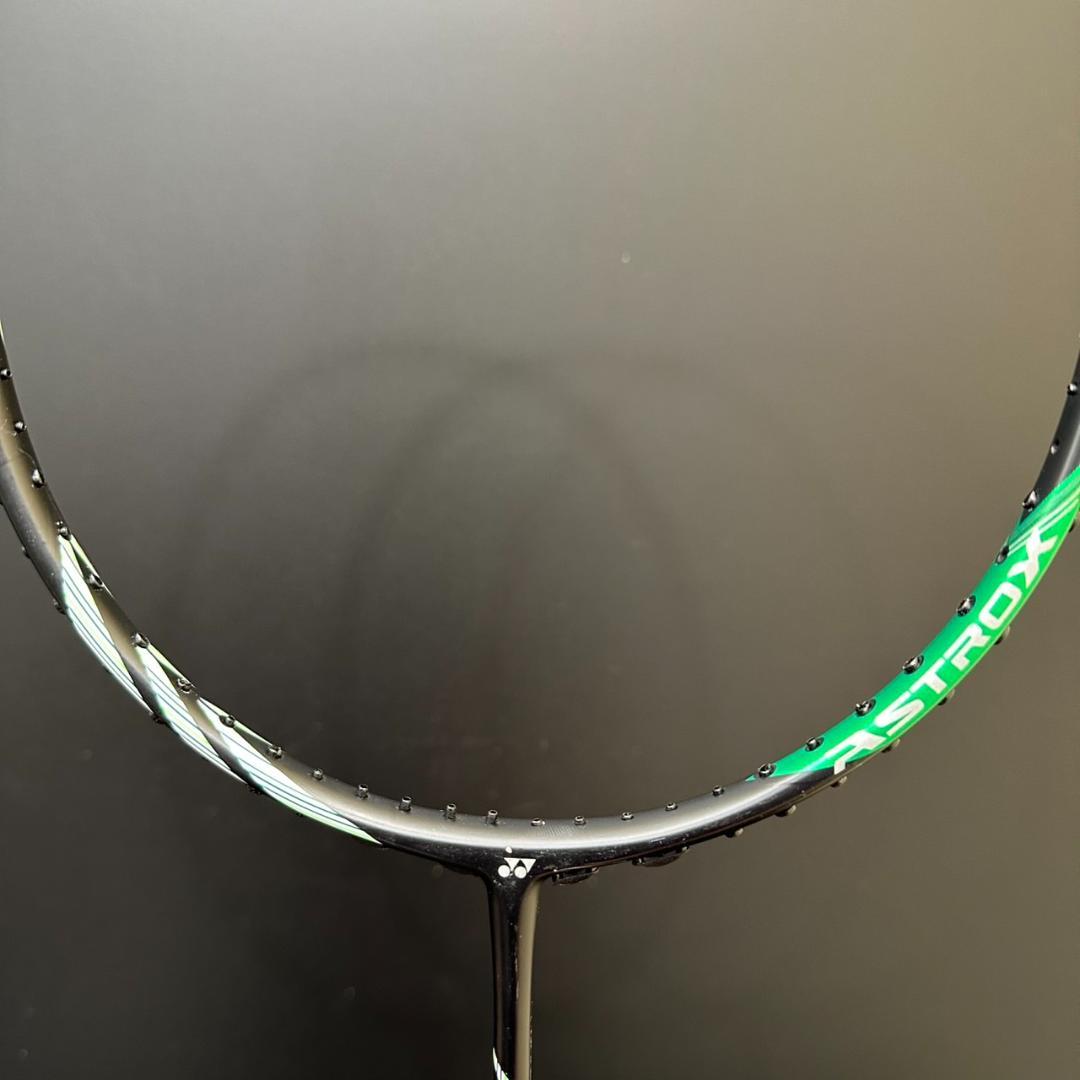 YONEX　ヨネックス　バトミントンラケット　アストロクス１１　MO-57