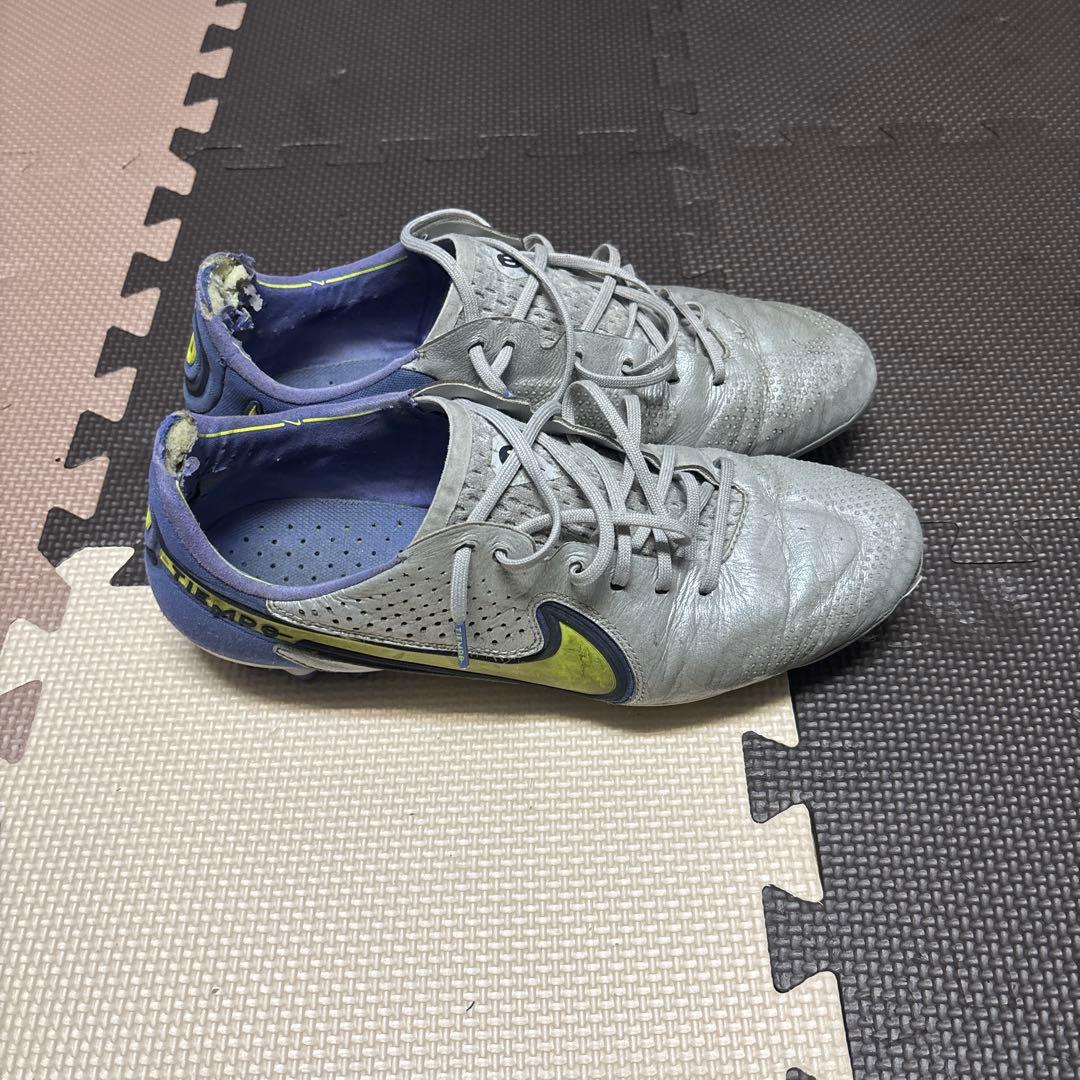 NIKEティエンポ9