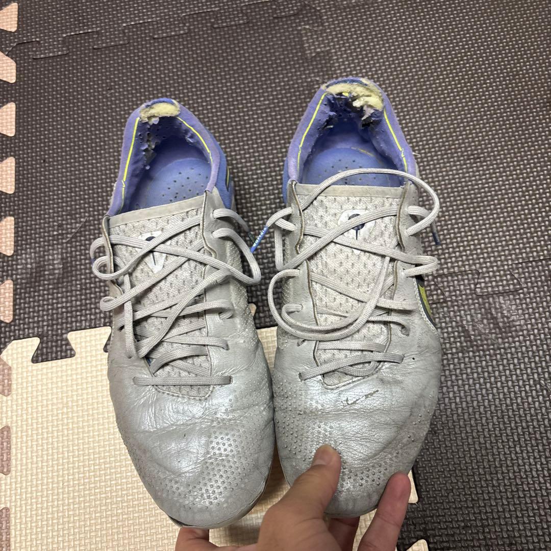 NIKEティエンポ9