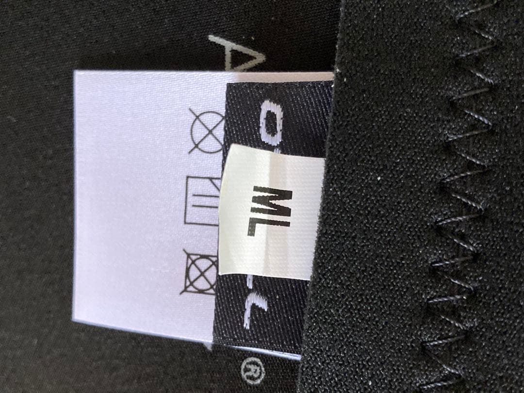 新品未使用 タグ付O'Neill ブラック タッパー フロントジッパー